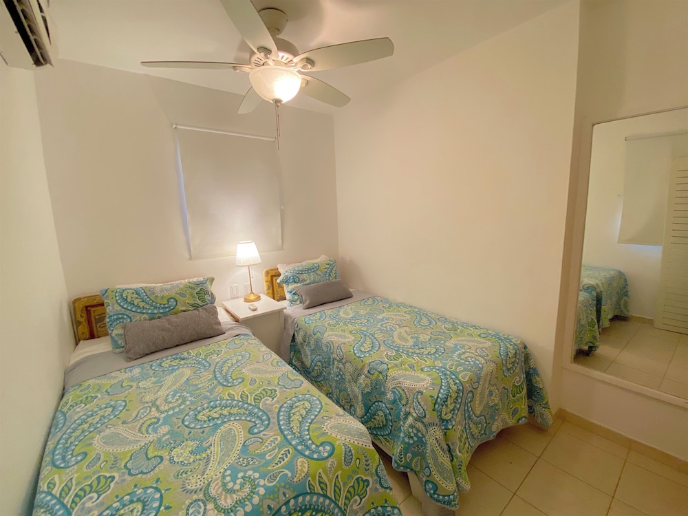 TROPICAL VILLAS playa LOS CORALES