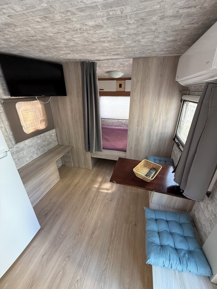 GARDEN APARTMENT (ELECTRIC CAR CHARGING STATION)