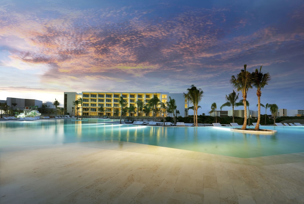 Family Selection at Grand Palladium Select Costa Mujeres - All Inclusive