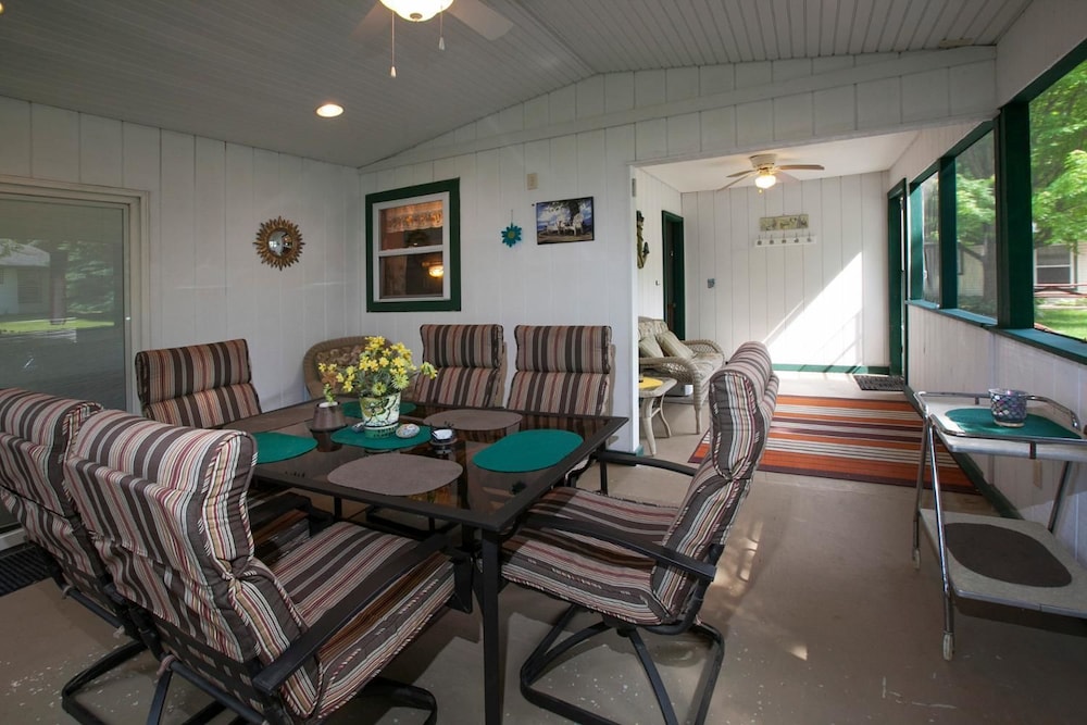 Goshorn Lake Cottages