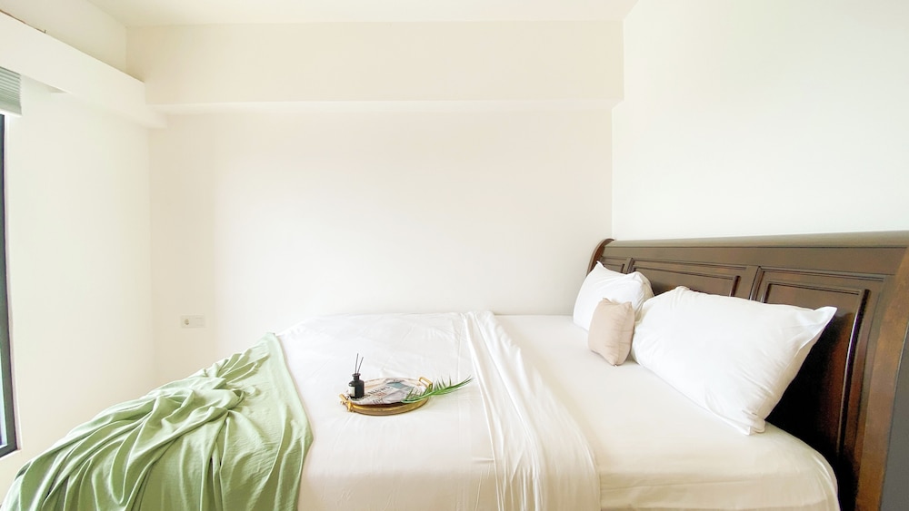 Luxury 2Br With Working Room At Sky House Bsd Apartment