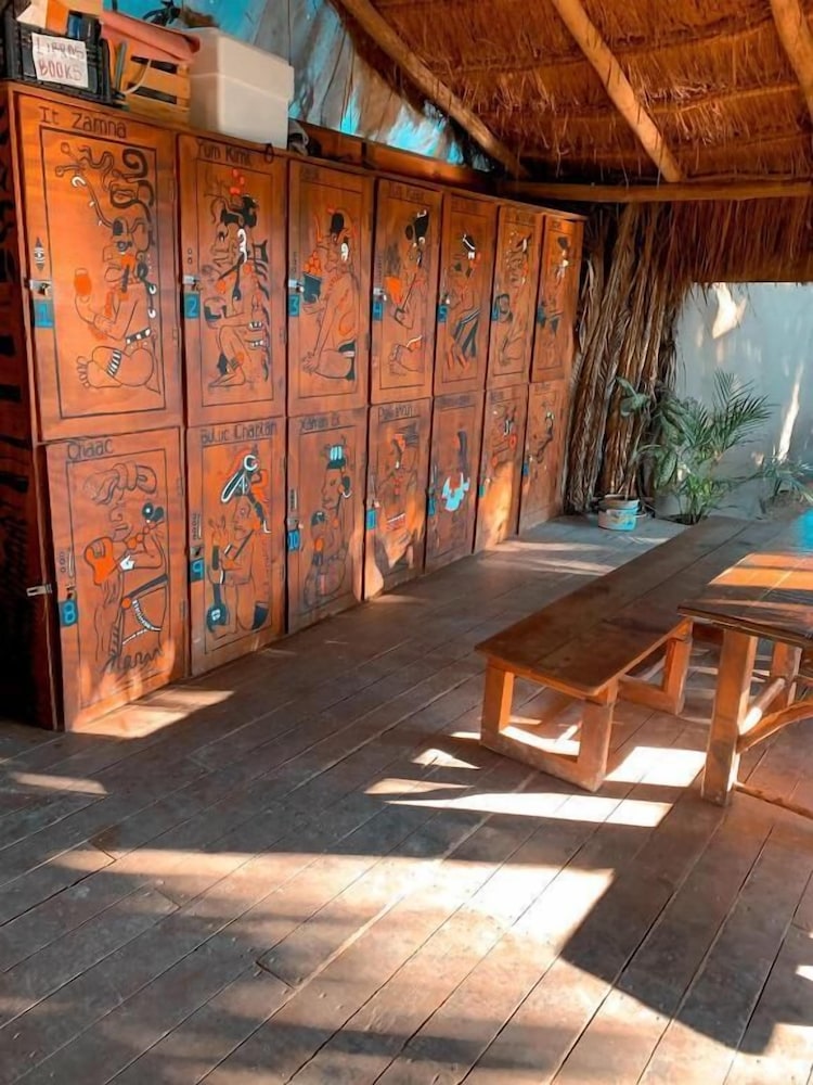 Kin Hostal and Camping