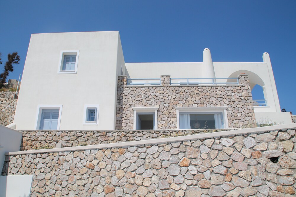 Enastron Suites
