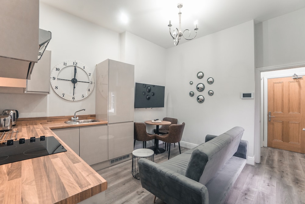Clarence Street Townhouse view 2