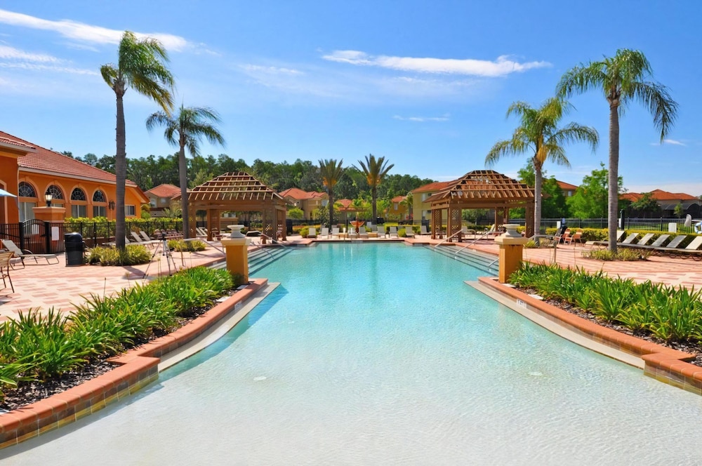 Emulsive Pool Home in Kissimmee 6 Miles to Disney