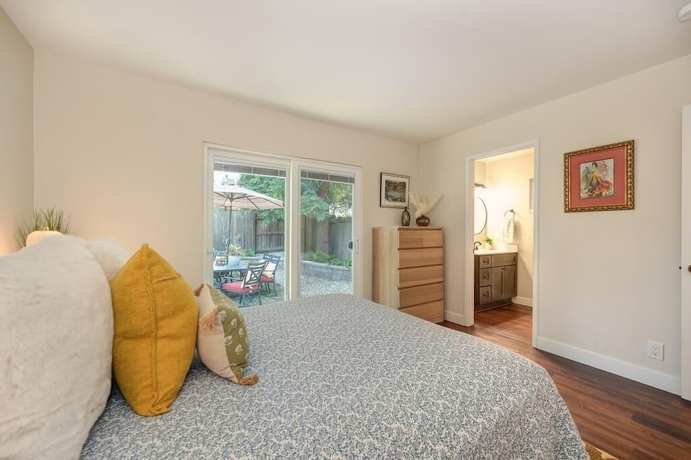 Family-friendly Getaway Near Slide Hill Park 3 Bedroom Home by RedAwning - Property Image 31