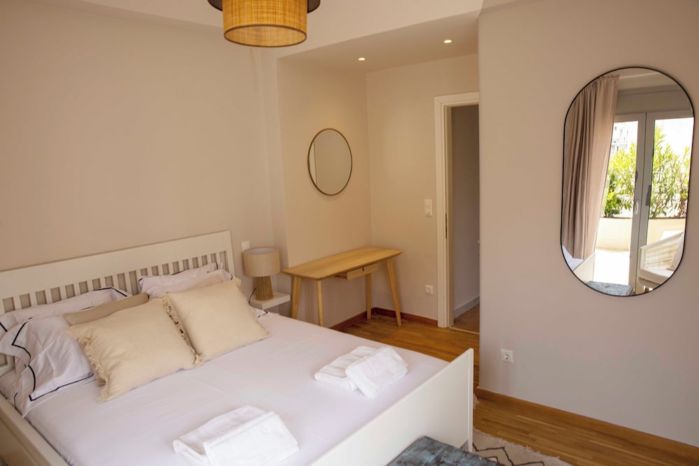 Contemporary Athenian Escape GHH