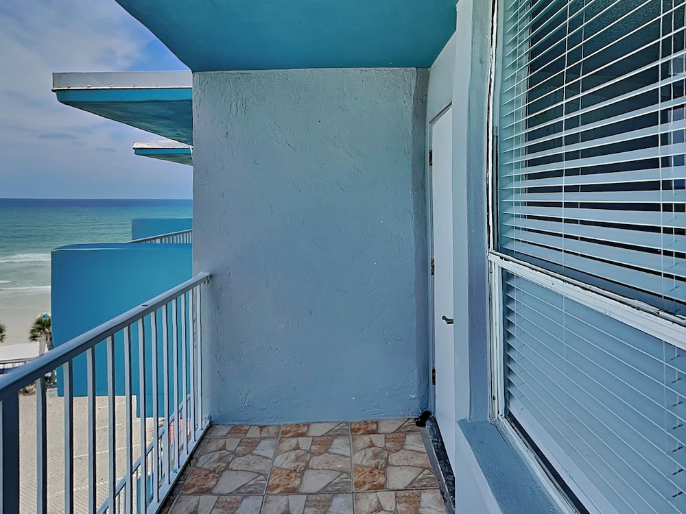 The Salty Fountain by Distinctive Beach Rentals
