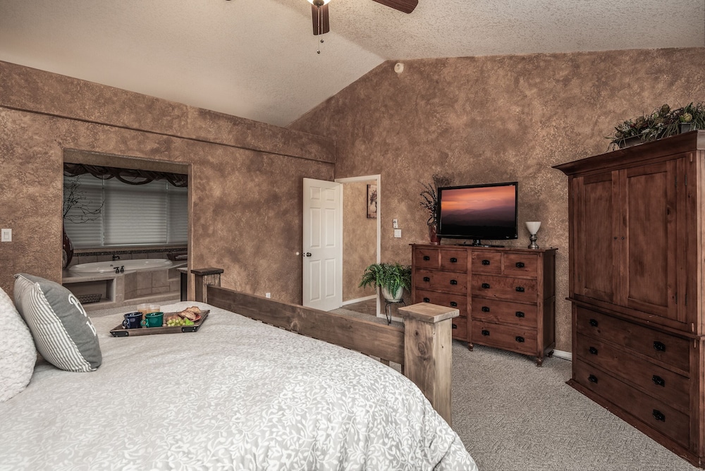 Cozy Timbers by Ruidoso Vacation Rentals view 5