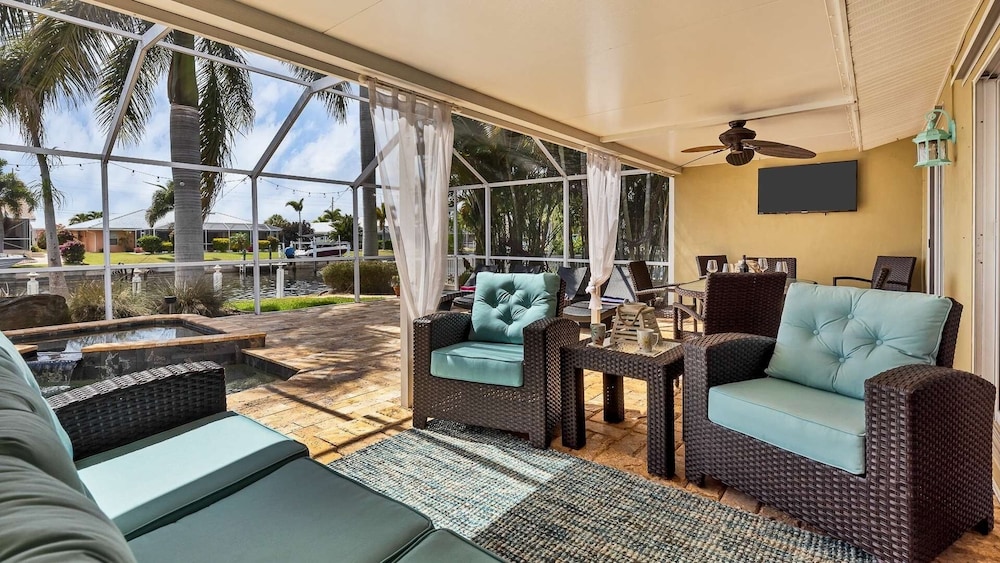 Punta Gorda Isles 3 Bedroom Private Pool+Spa Home on Canal 3 Home