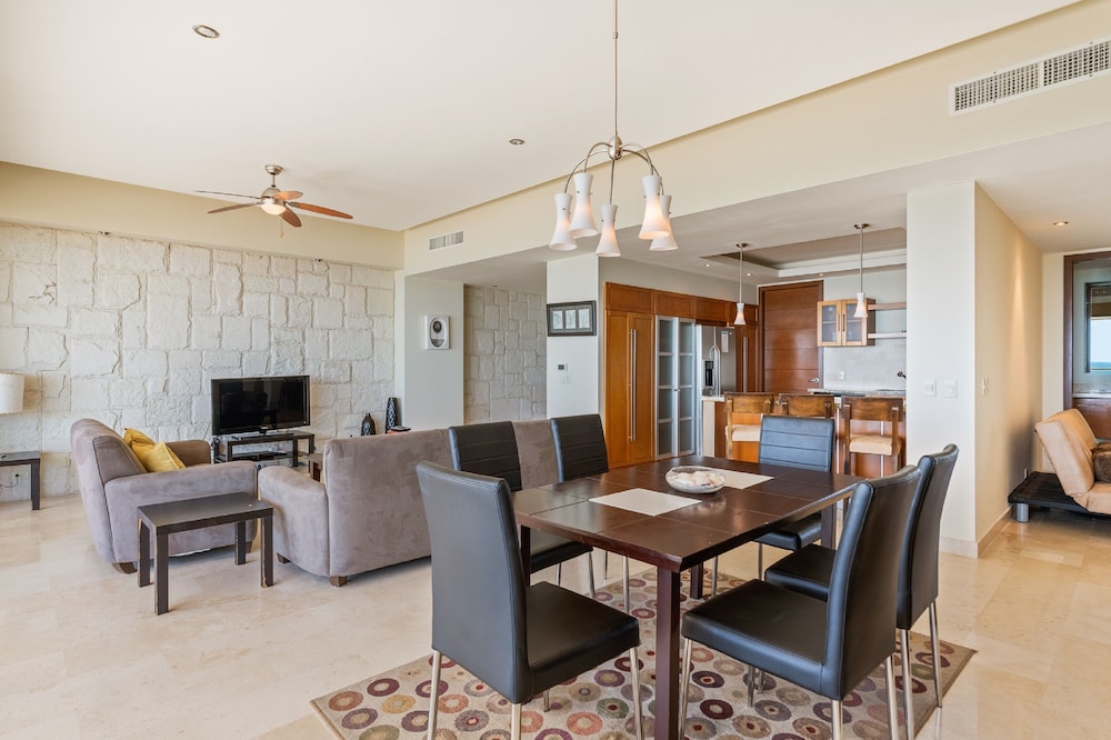Encanto Living 0901 -2BR by Kivoya