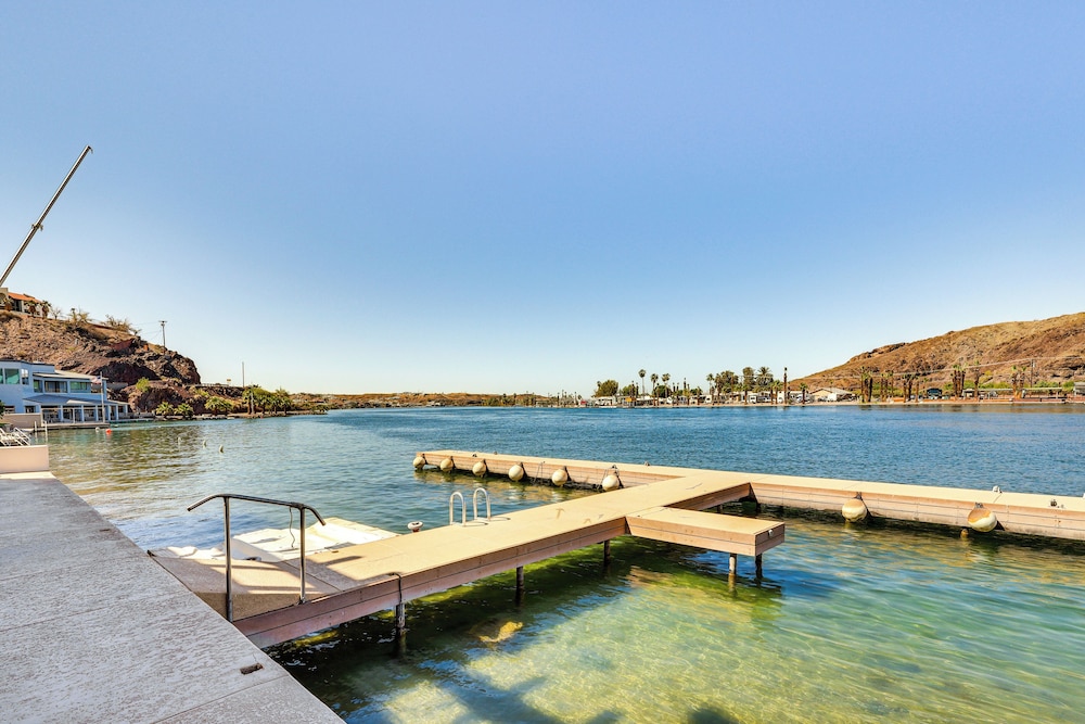 Game Room + Dock: Riverfront Escape in Parker!