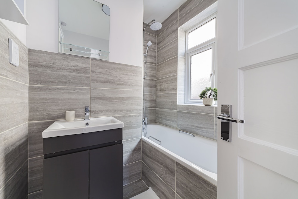 The Neasden Villas