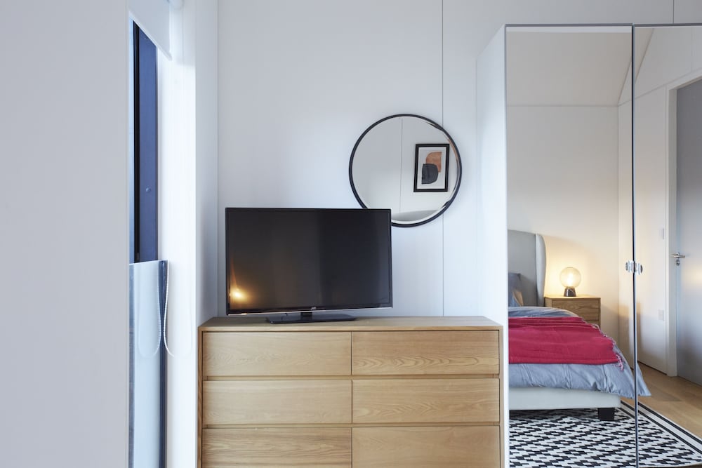 Stylish modern home in Manchester city centre with parking view 5
