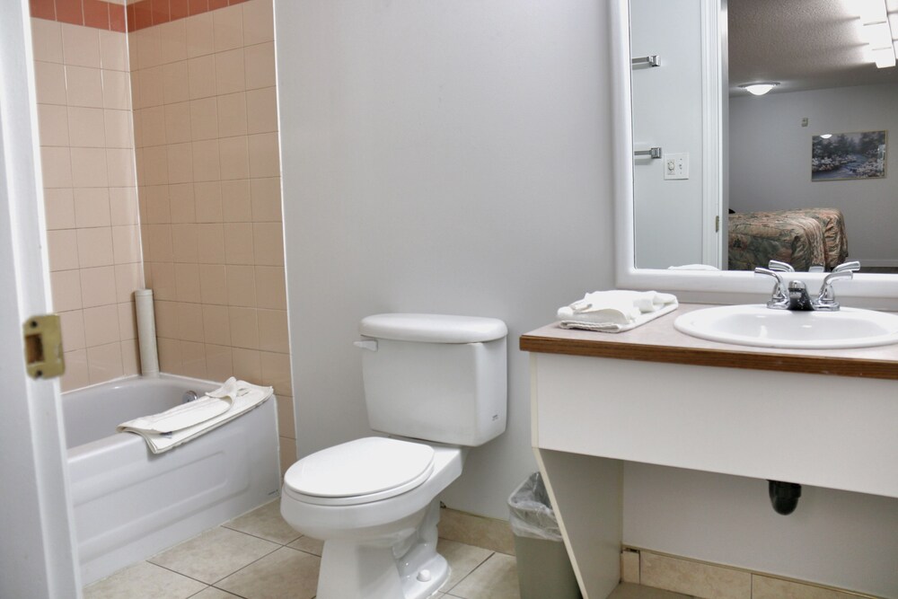 Western Budget Motel Plus Mosaic Suites