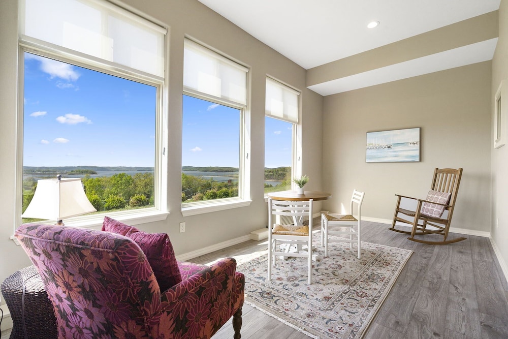 It's a Good Life - Stunning Lake Views! view 3