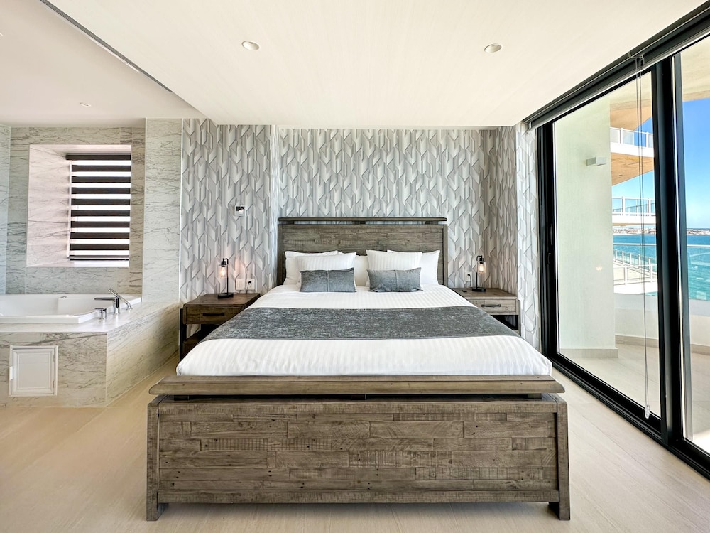 Brand New 6 Bedroom Penthouse