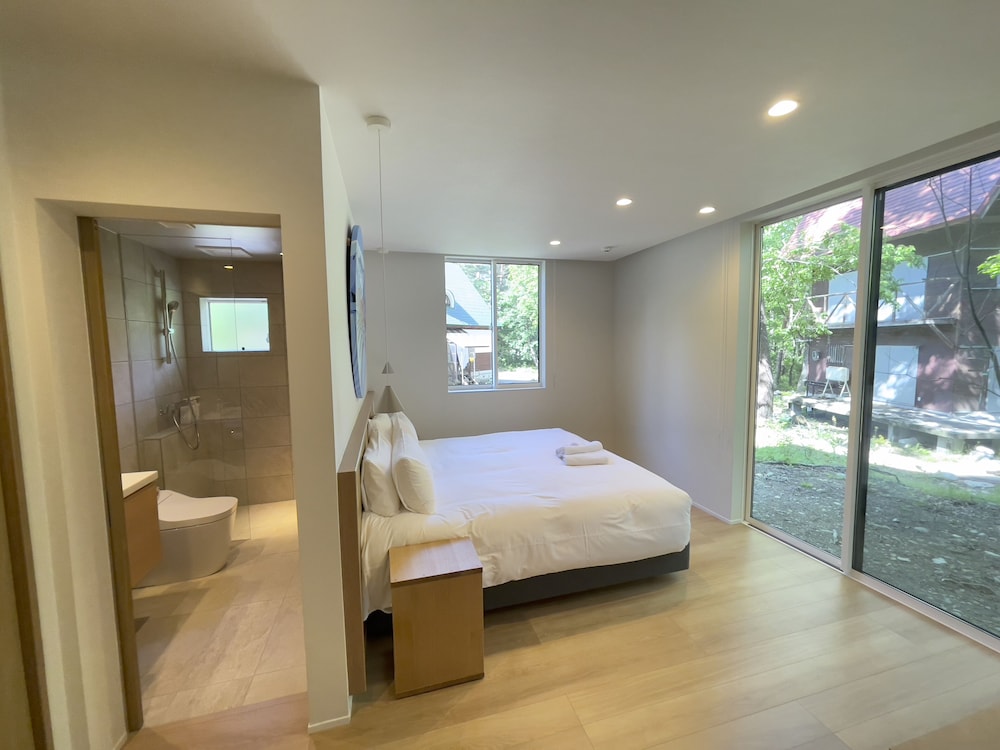 Ahiru Chalet view 4