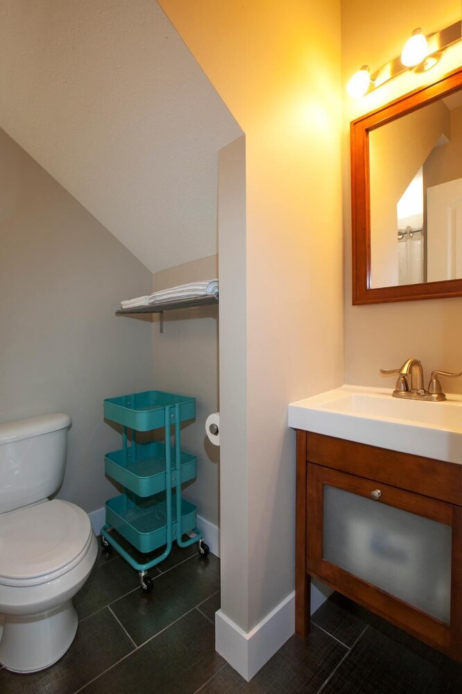 Swing Bridge Condo - Unit 10