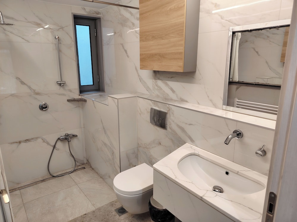 Olgas Luxury Apartment With 4 Bedrooms