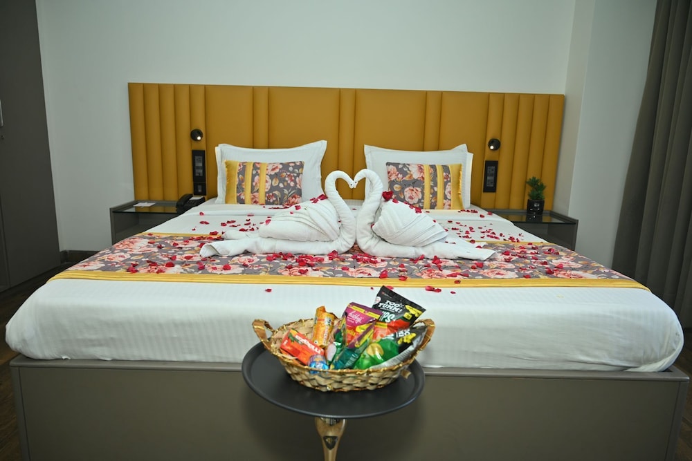 Urvi Banquets & Guest House