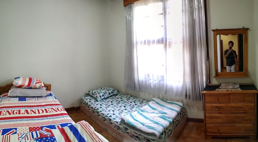 Villa Bumblebee 2 – Little Venice Puncak view 3