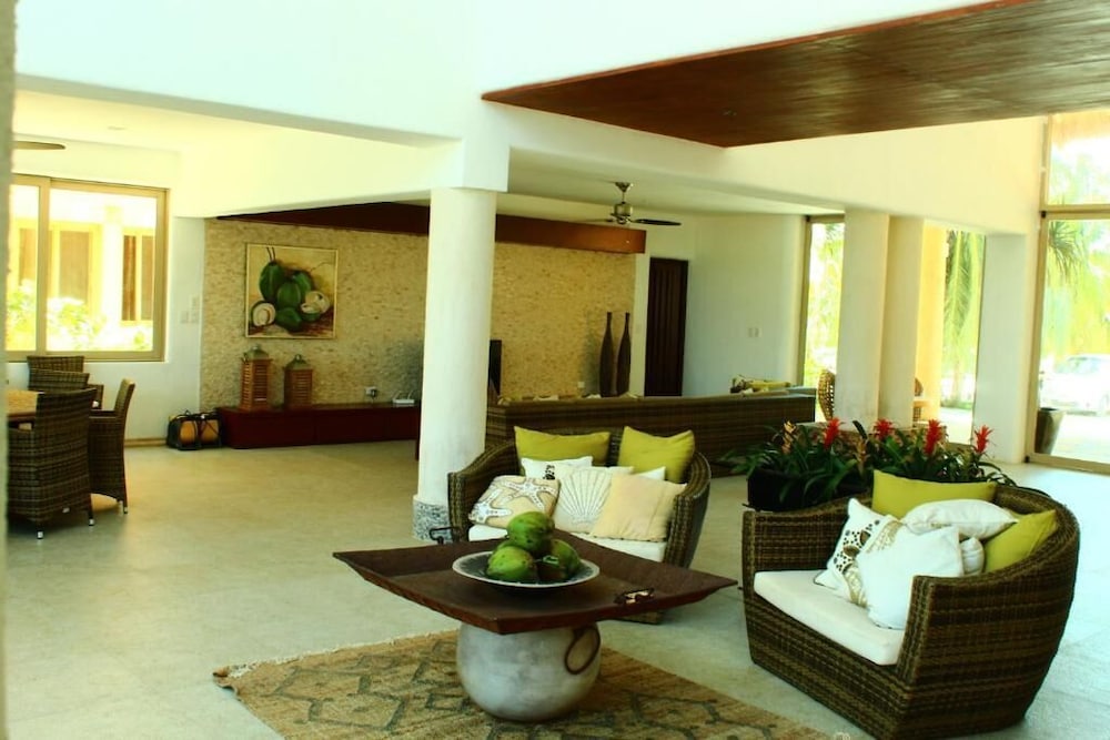 Uinic Chay Luxury Ocean Front Villa view 2