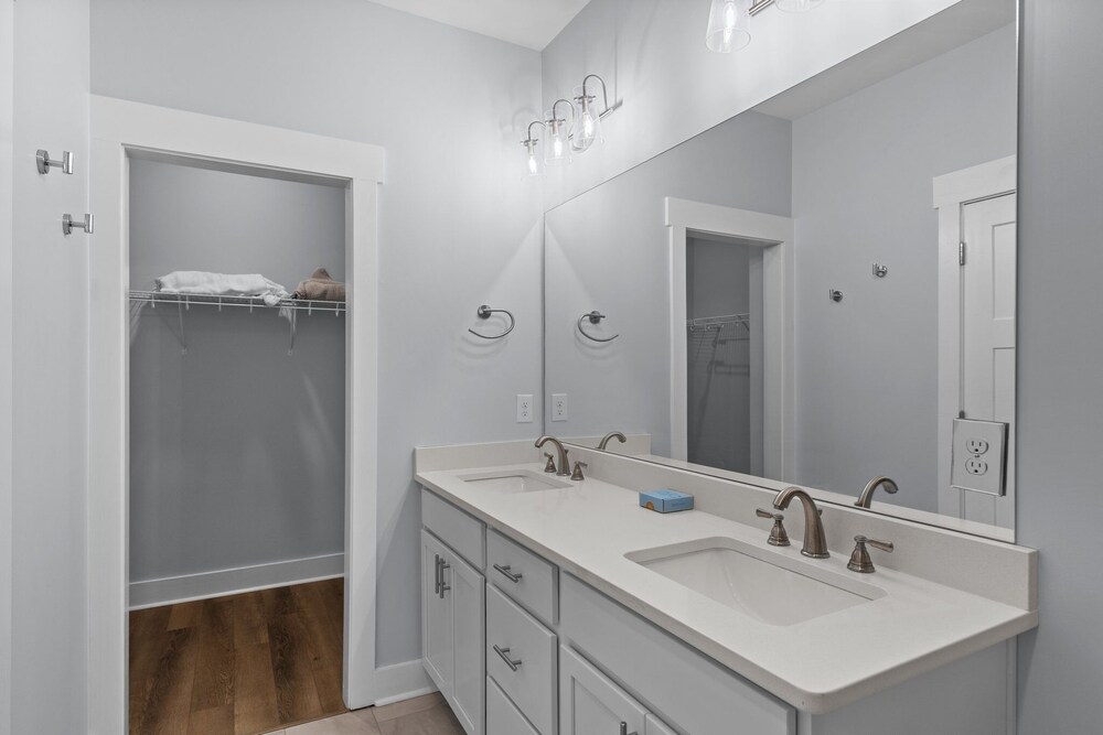South Breeze 3 Bedroom Townhouse by RedAwning