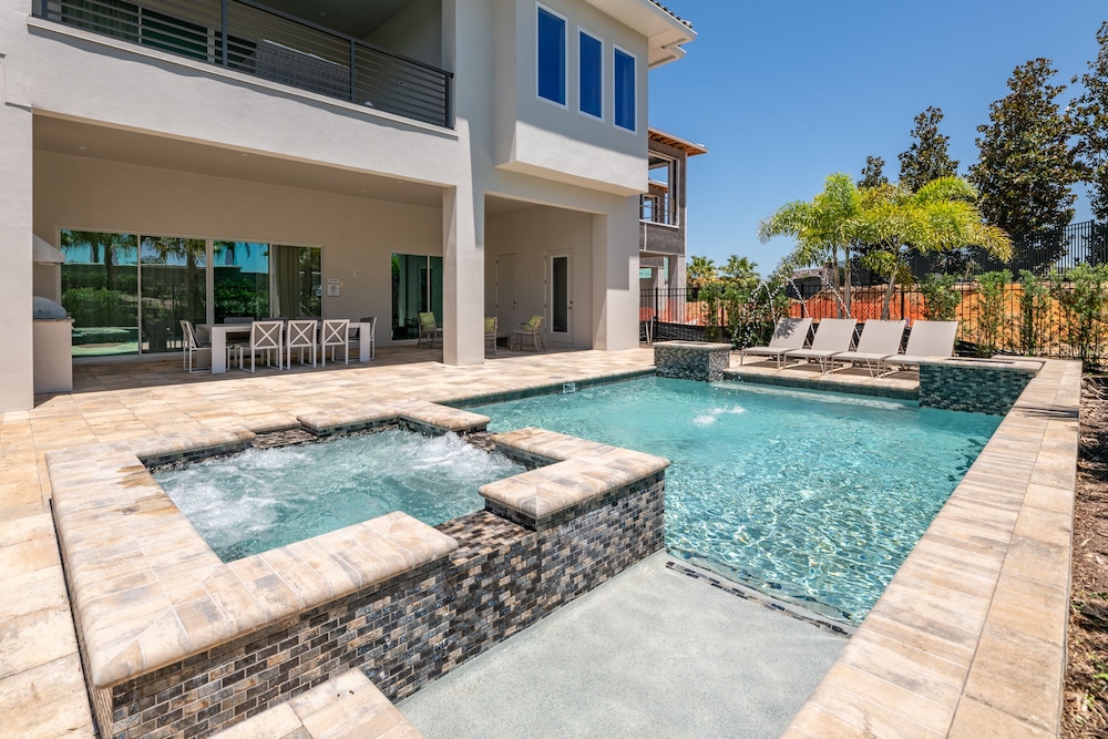 The Bear's Den Resort Orlando - Image 3