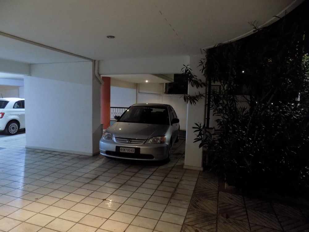 Natalys 2 Bd Gorgeous Apt in Volos