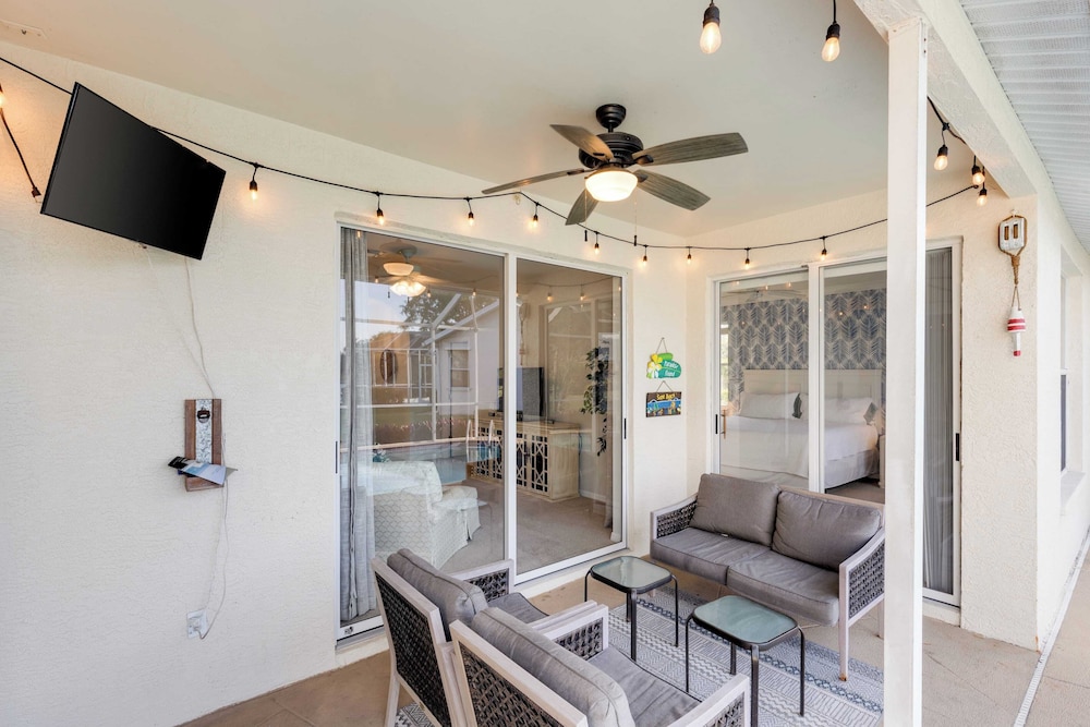 Private Pool, Pond Views, & Bonus Lounge in Gated Naples Community Drive to Dining & Sand