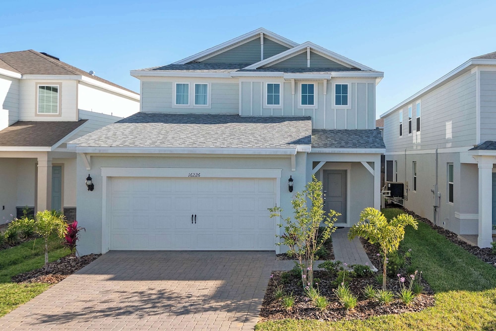 Luxurious Windsor Cay Villa Private Pool, Epic Game Room & Minutes to Disney!