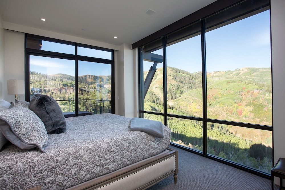 One Empire Pass Lodge at Deer Valley Resort - Four Bedroom Residence #401 4 Condo