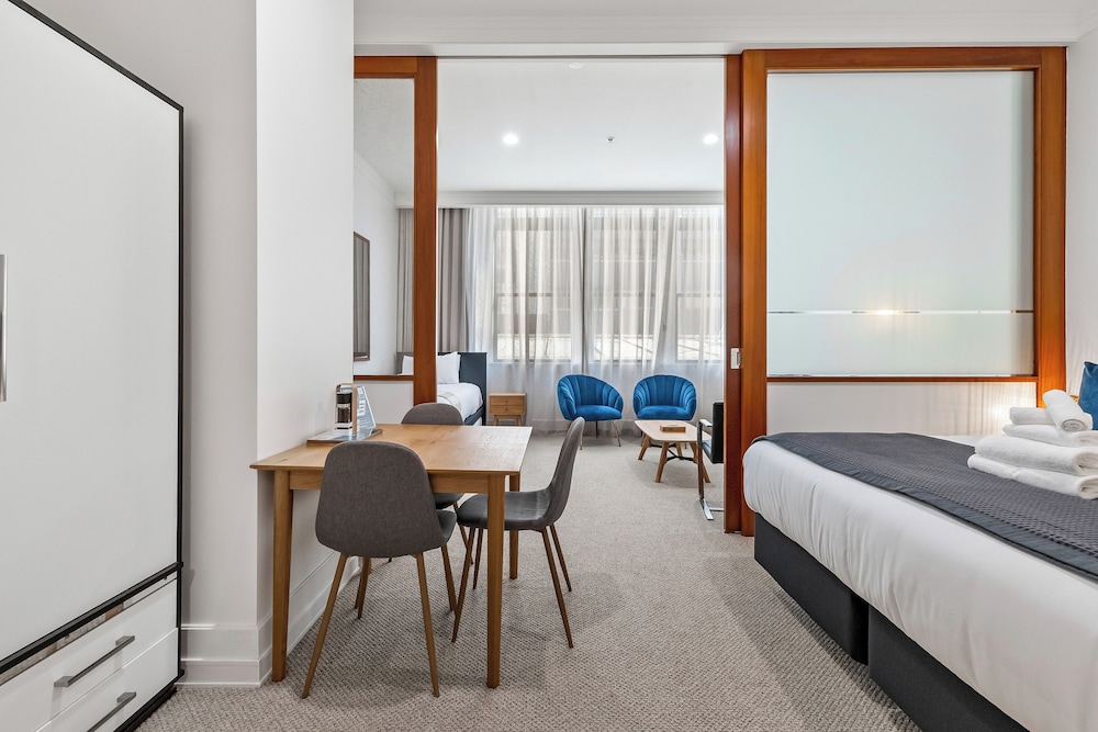 Central 1BR w/ Pool,Gym+Tennis Court Zodiak Stays
