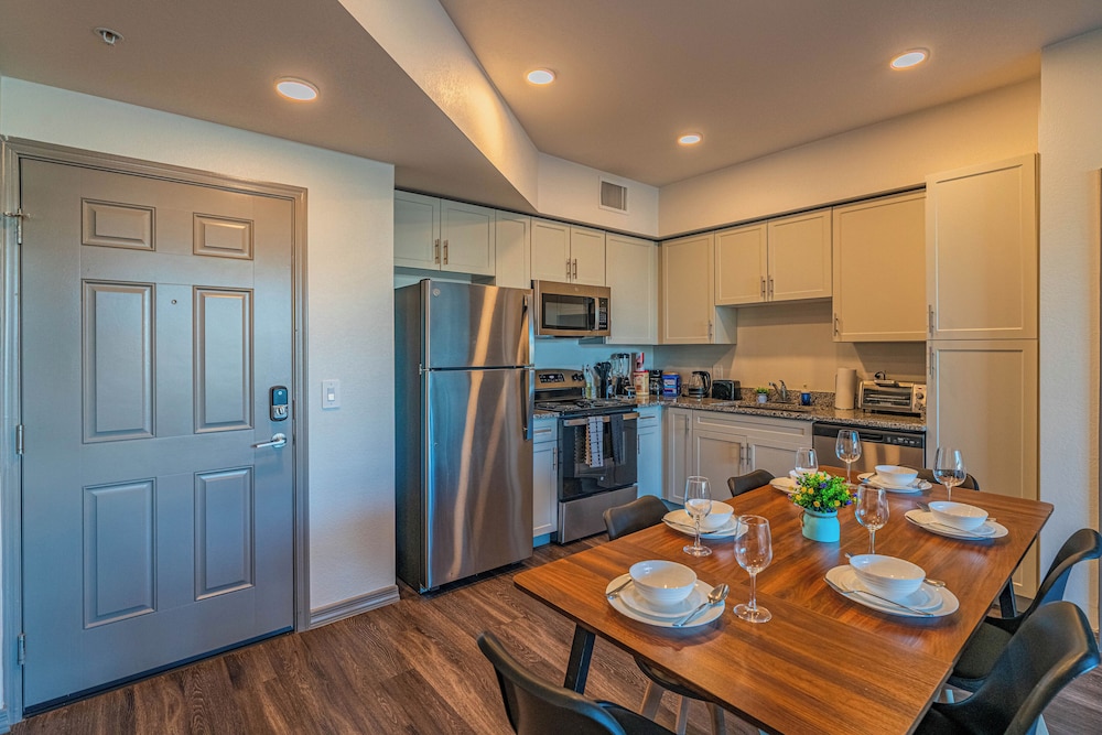 ROVE LIVING/KL - Cardinal 95
