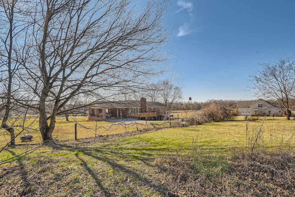 NEW- Family Friendly Ranch Home Near Nashville! (TA) view 3