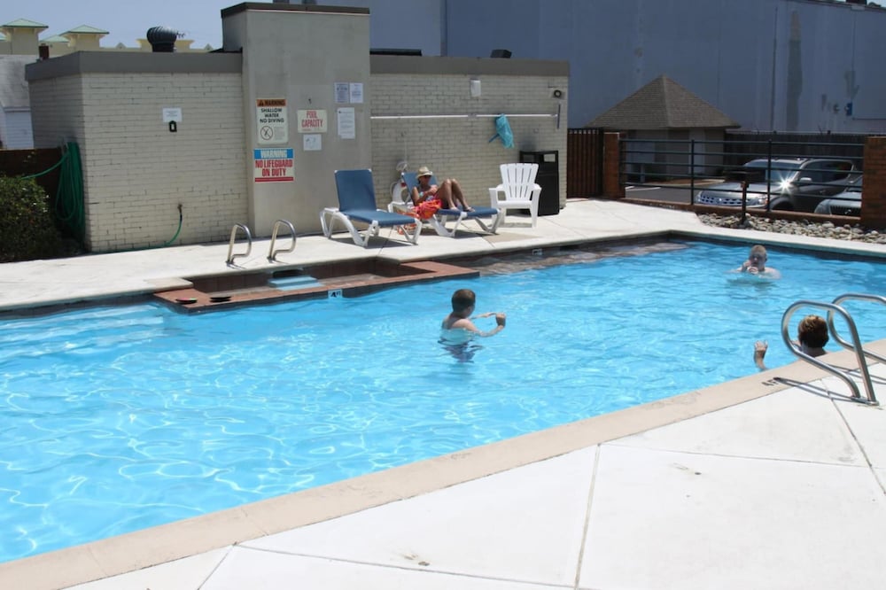 Neptune s Nook 5 min From Oceanfront w Pool view 2