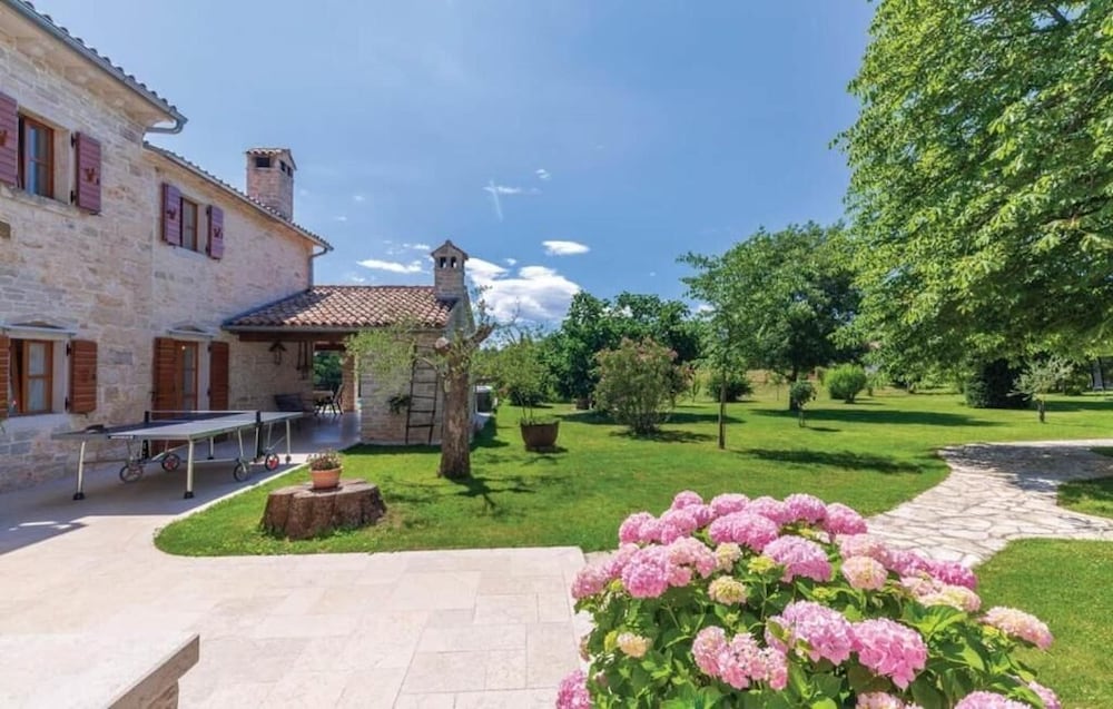 Villa Benina Rossa 1