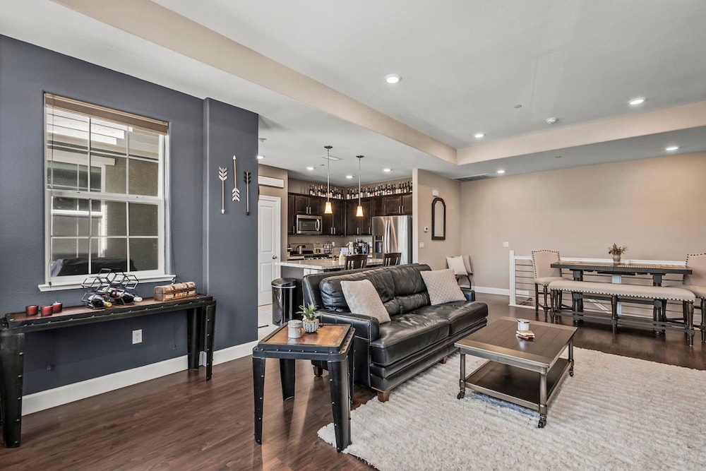 Reno Vacations - Marketing in Reno With 2 Bedrooms and 2 Bathrooms - Property Image 4
