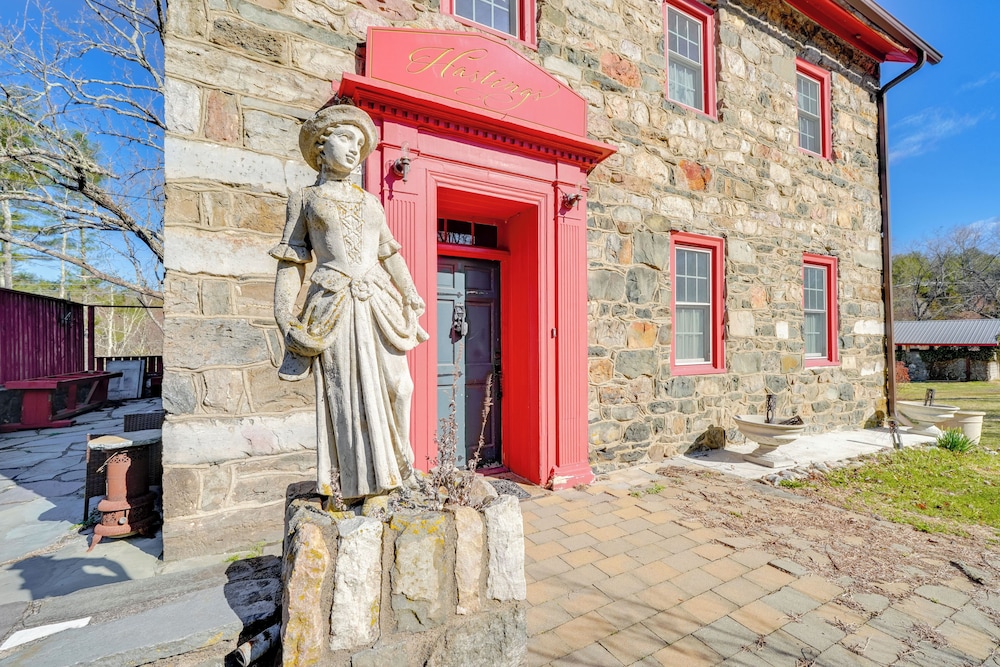 Pet Friendly: Historic East Stroudsburg Manor