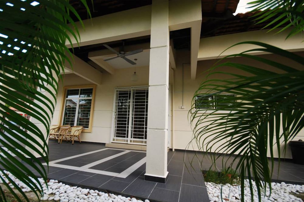 Sunflower House