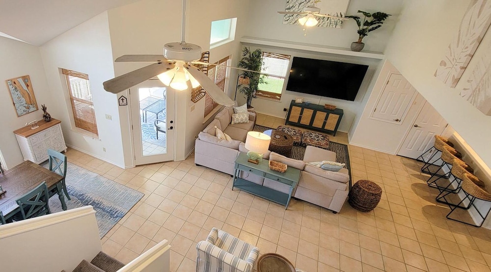 Tranquil Turquoise Retreat