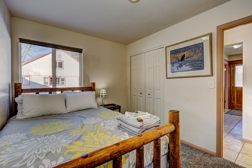 Cascade Lake Inn