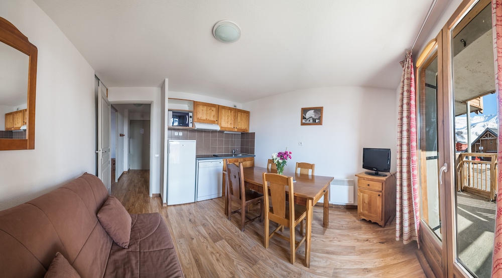 Noemys Les Chalets du Hameau des Aiguilles view 4