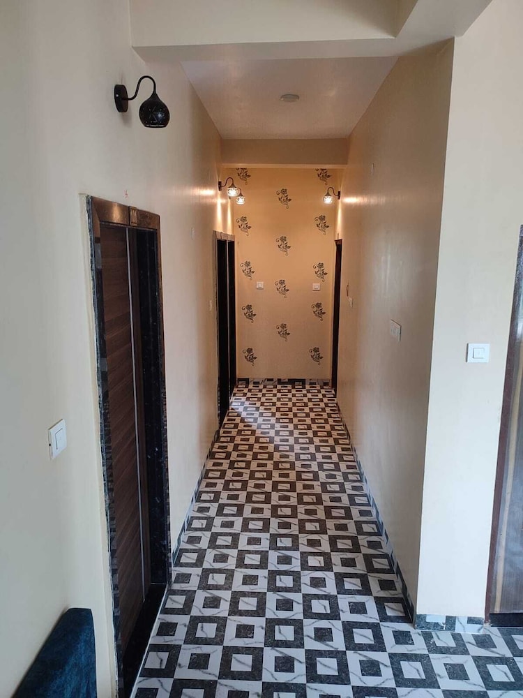 Hotel Shivalay Palace