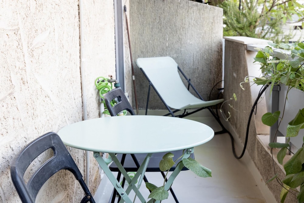 Retreat to a Stylish Flat in Psychiko
