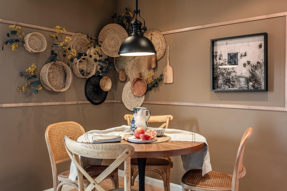 Triana - 1 Bedroom Apartment in Trafalgar