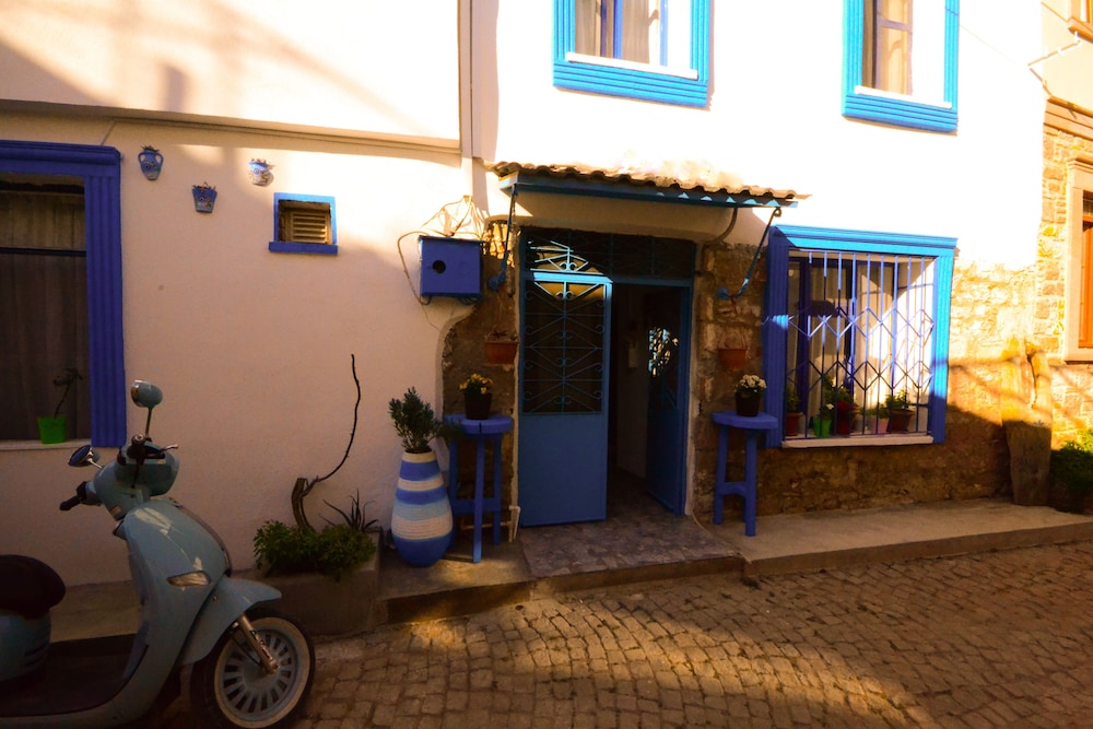 Ayvalik Moda Pansiyon - Image 30