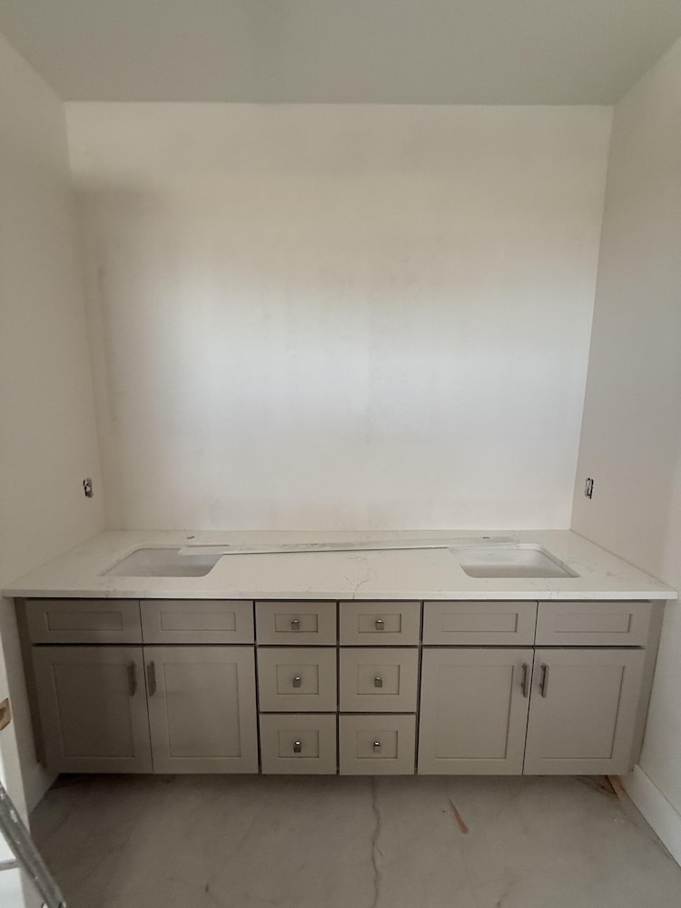 Gorgeous 6 Bedroom New Build 261 Carolina Ave: Heated Pool 6 Home