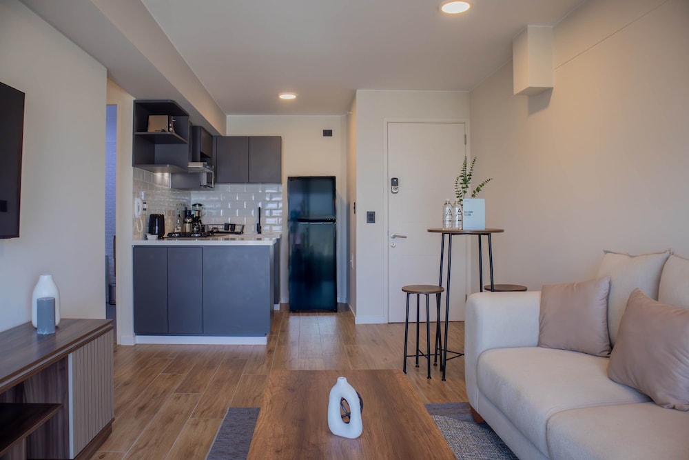 w Stylish 2BR in San Isidro